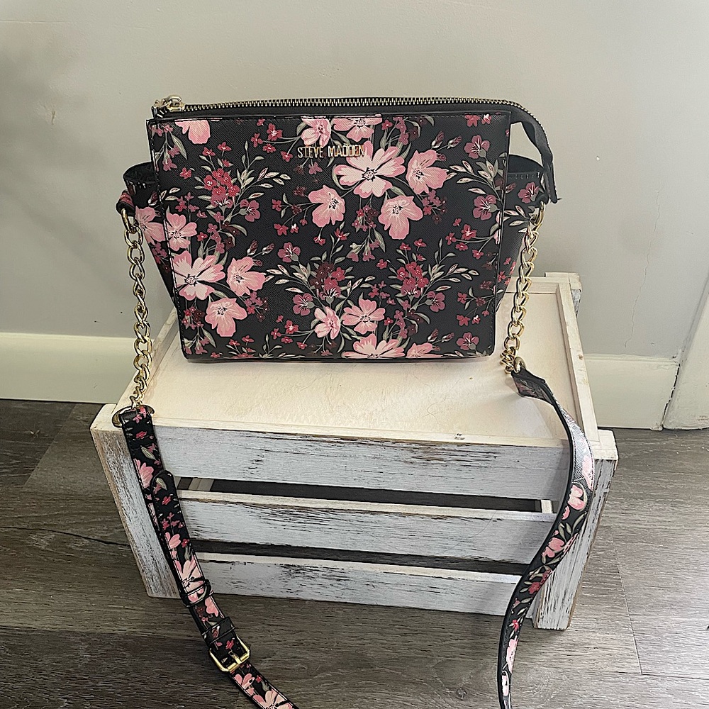 New! Steve Madden Floral Black and Pink crossbody rectangle bag purse